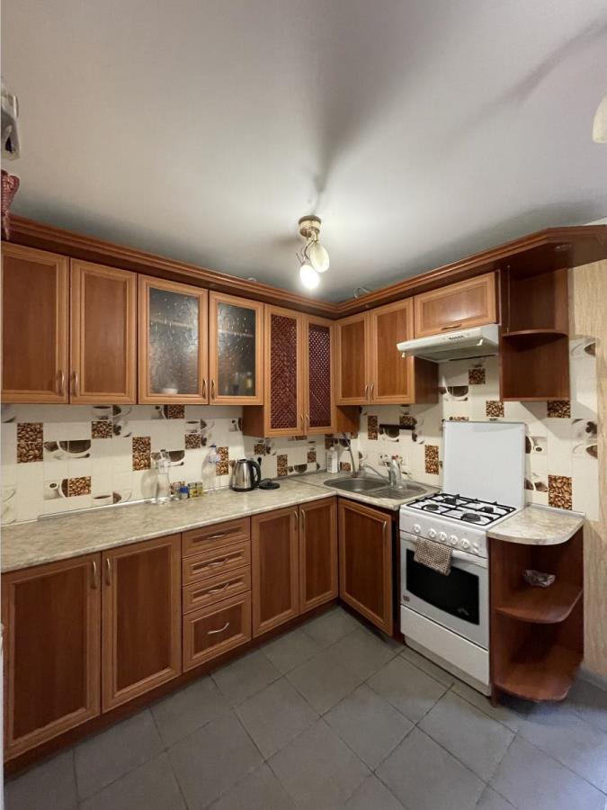 Продам двокімнатну квартиру в Центрі