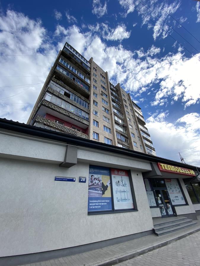 Продаю велику 2к. квартиру в центральній частині міста
