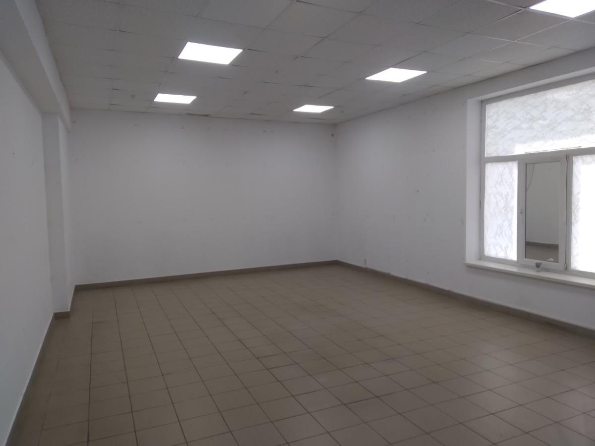Продається торгівельне приміщення в ТЦ Пассаж